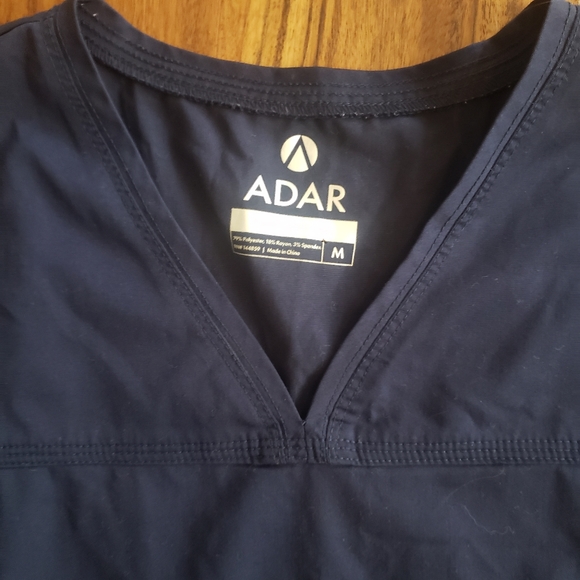 Adar Scrub Top - Picture 3 of 3